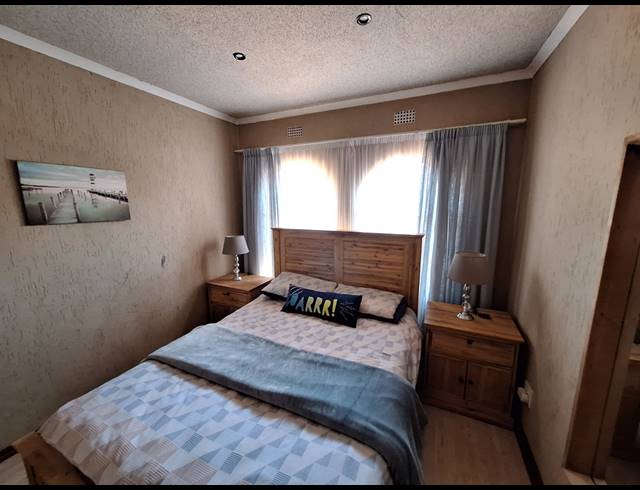 3 BEDROOM HOUSE FOR SALE IN VANDERBIJLPARK SE 3